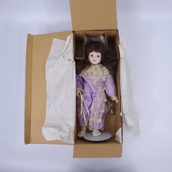 The Ashton-Drake Galleries Porcelain Doll IN BOX Brinns 1989 Collectible Edition - Picture 3 of 12